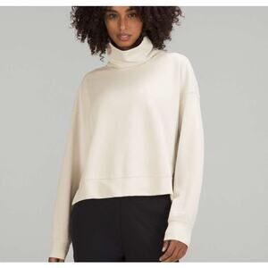 Lululemon Softstreme Turtleneck Pullover Sweater White Opal Women's Size 8